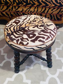 BEAUTIFUL OTTOMAN TWISTED LEG BRAND BRUM BAUGHS COLLECTION ROUND AUTHENTIC  COWHIDE PATTERN