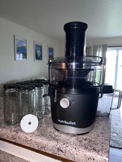 Juicer WITH cups