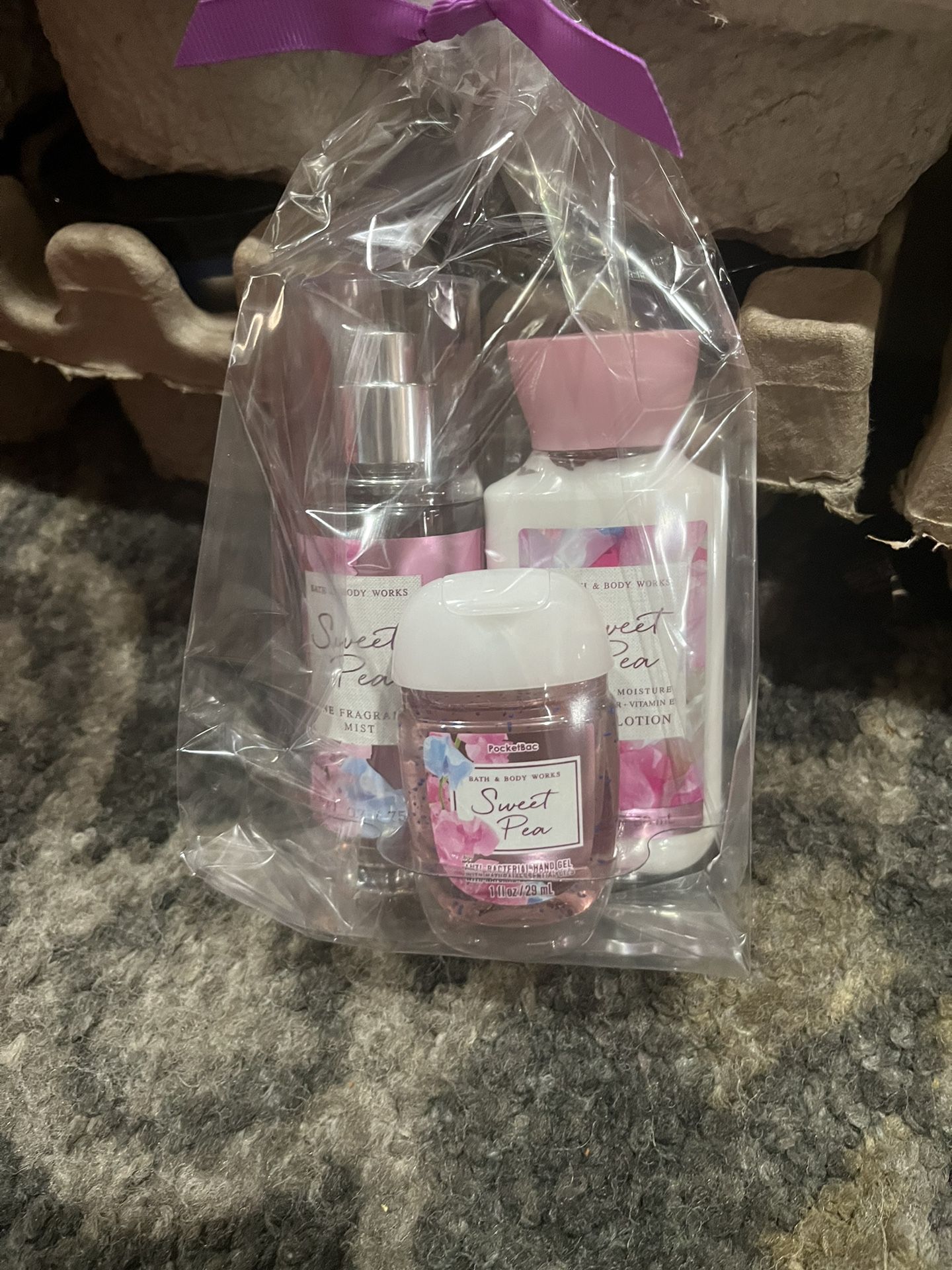 New! BATH & BODY WORKSBUTTERFLY Mini gift set of 4 + butterfly bag for Sale  in Chula Vista, CA - OfferUp