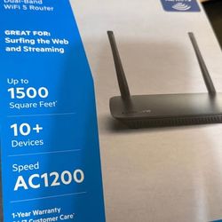Dual-band WiFi 5 router