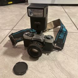 Minolta XG-7 35mm Slr film camera