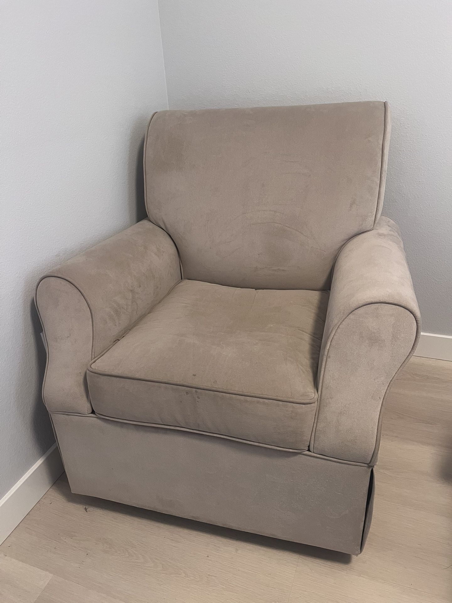 Accent Chair Swivel / Rocking Chair
