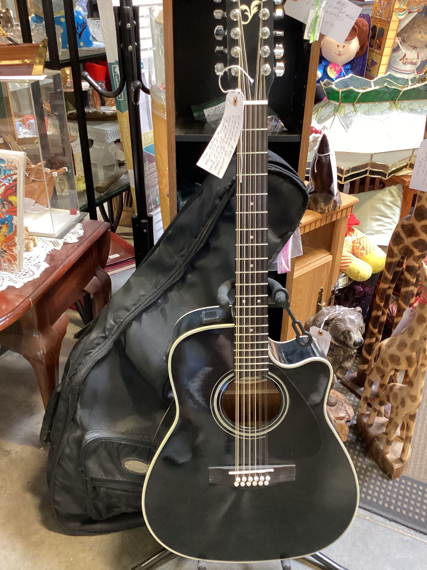 Yamaha Acoustic 12 String Guitar + Case + Stand