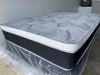 Full Euro Bamboo Pillow Top Mattress!!