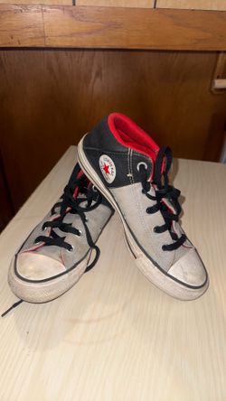 Boy converse shoes size 5