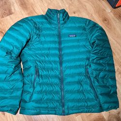 Patagonia Men’s Down Sweater Jacket - Small - Green