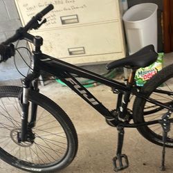 Fuji Mountain Bike 27.5 Nevada 