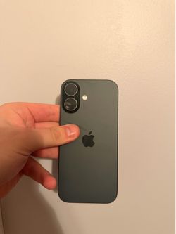 Unlocked iPhone 17 with otter box case