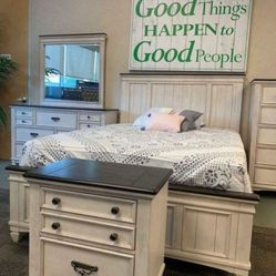 Sawyer Antique White Bedroom Set 4 PIECE 