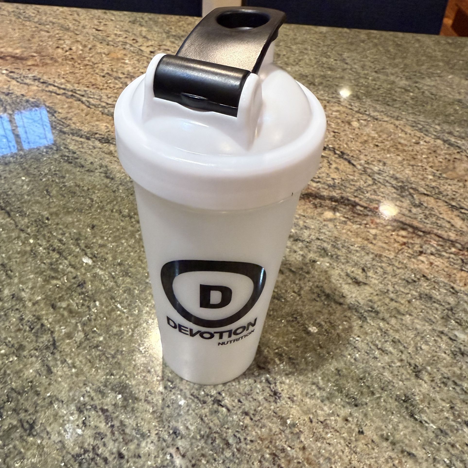 Devotion Nutrition Protein Shaker Bottle White/Black w/ spring mixer rod ~24oz