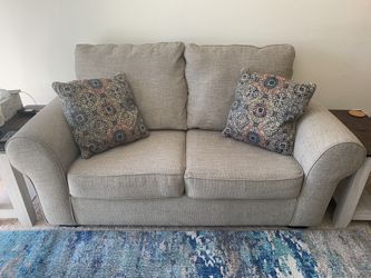 Belcampo Loveseat