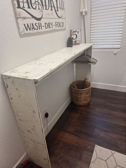 Laundry folding Table with hanging rack