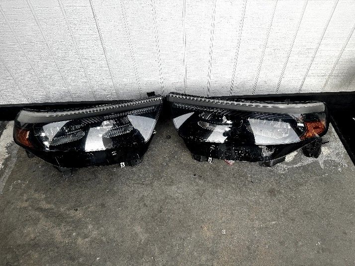 20/23 Explorer Headlamps HID
