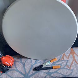 36” Pedestal Table