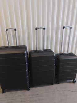 28,25,20 Inches Luggage Black