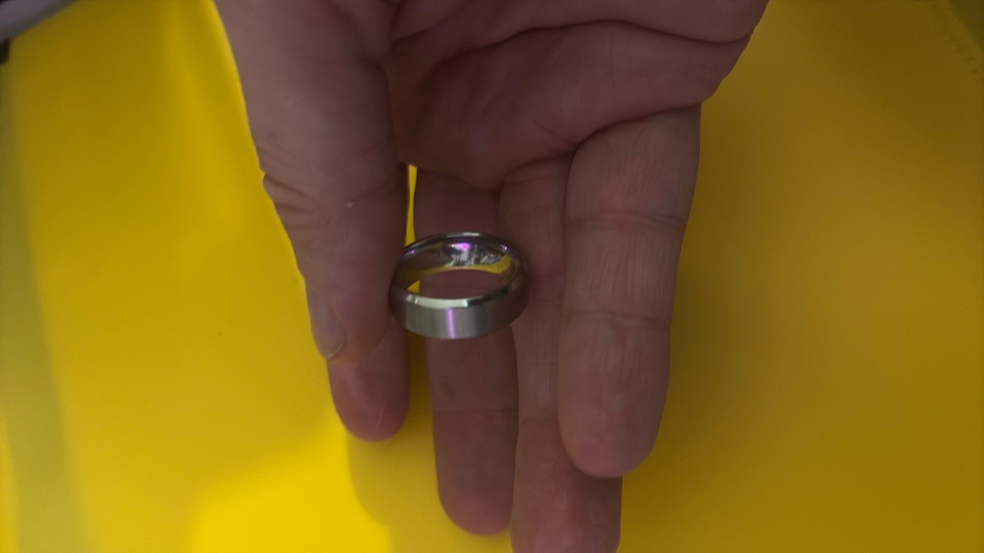 Silver Men’s Silver Wedding Band , In Perfect Like New Shake