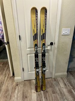 Atomic Metron Skis with Bindings 164cm