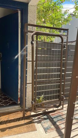 Twin bed metal base with wheels