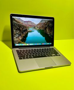 Apple MacBook Pro 13” Retina Display i5, 8GB RAM 256GB SSD $180
