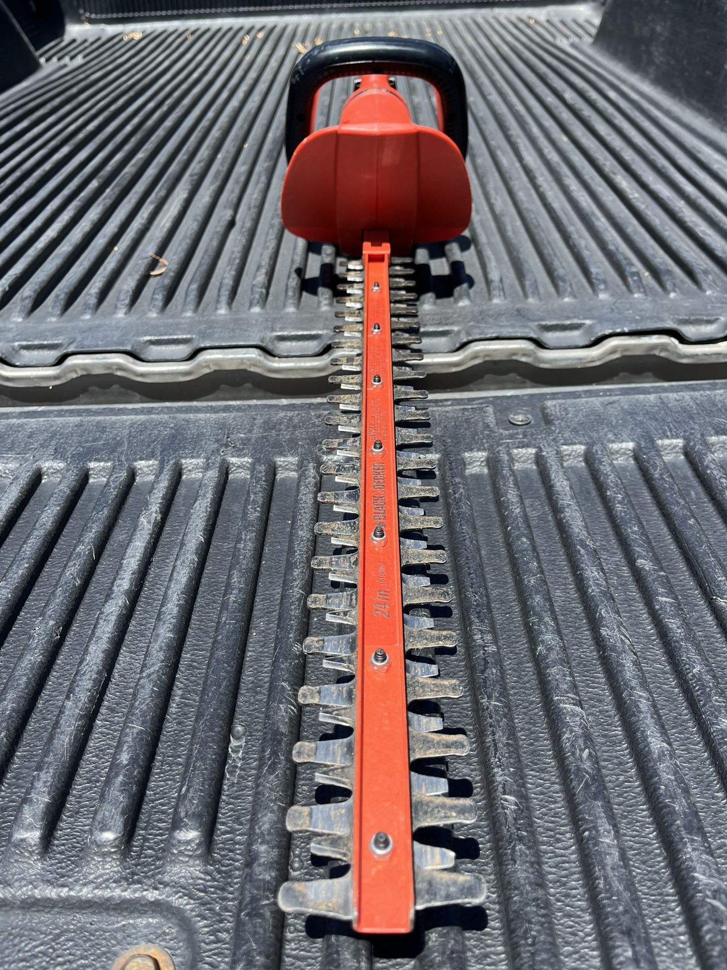 22 inch corded hedge trimmer