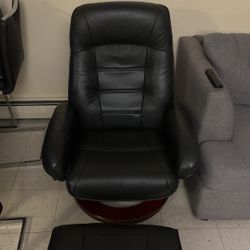 Black Benchmaster Chair And Ottoman
