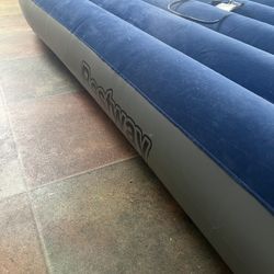 The Bestway Tritech Air Mattress Queen 8 features a built-in pump 