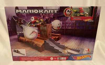 Hot Wheels Mario Kart Boo’s Spooky Spint Track Set