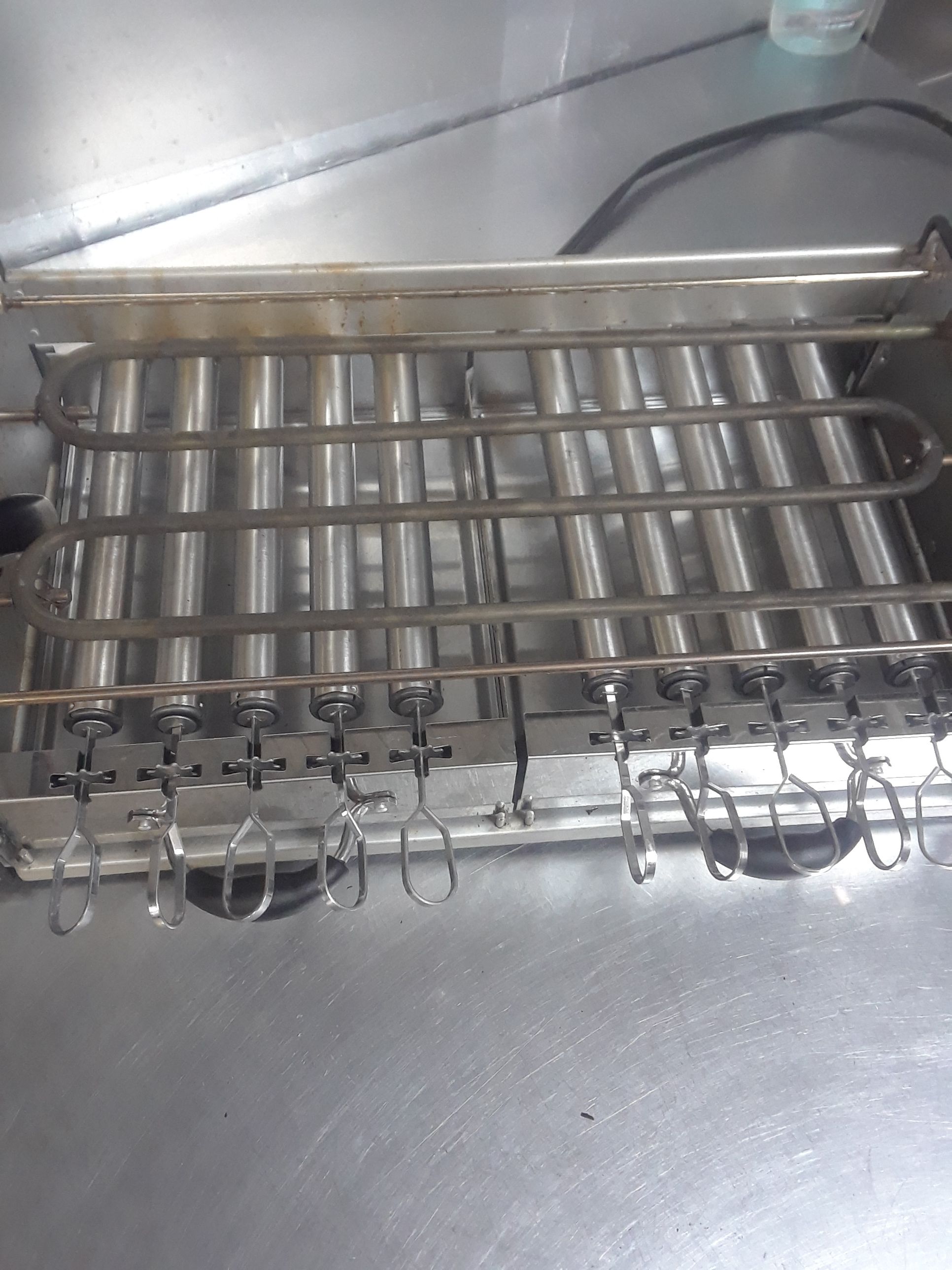 Cuisinart grill/ griddle/ hot dog roller/ Shish Kabobs