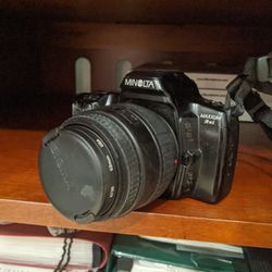 Minolta Maxxum 3xi Film Camera 