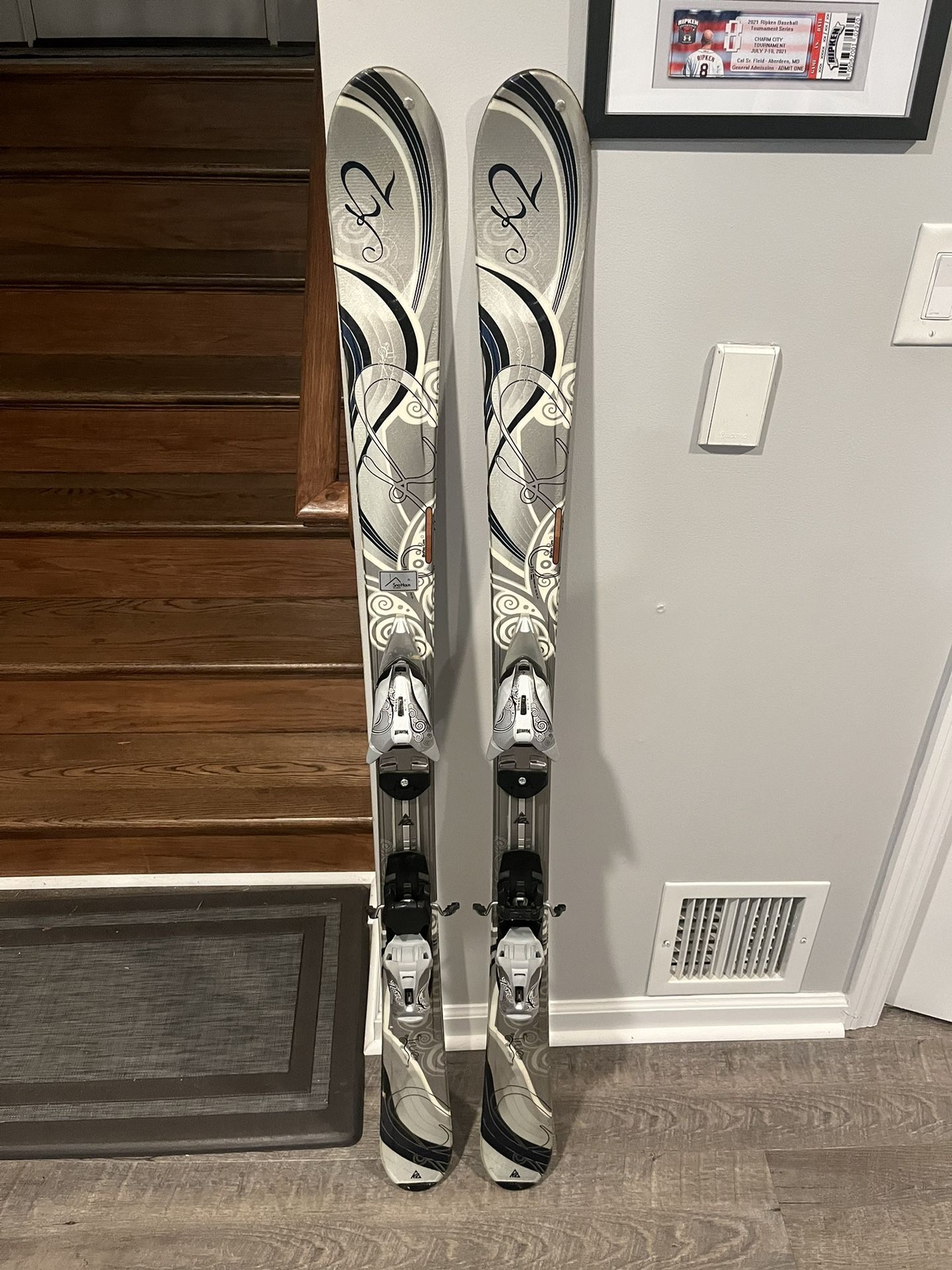 K2 TRUE LUV SKIS 142 With Market Bindings