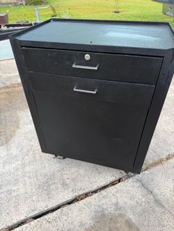 77546. Tool chest on wheels storage