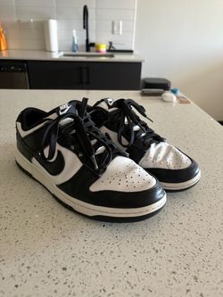 Nike Dunk low Panda size 10.5
