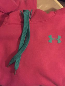 Under armor pink sweatshirt