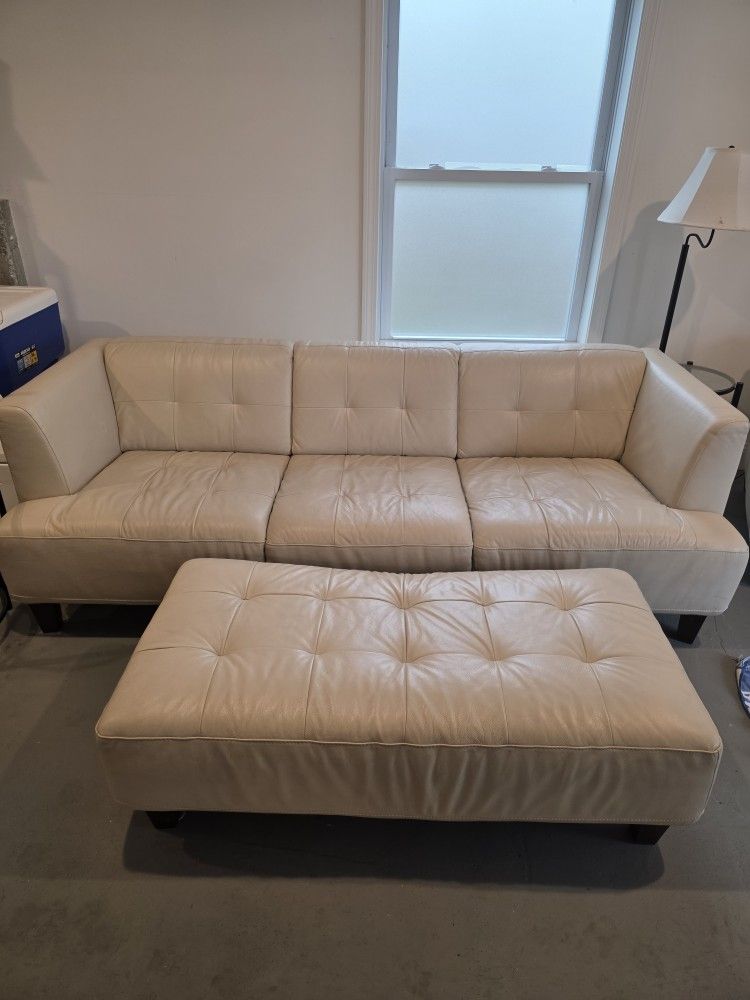 Chateau D'Ax Leather Sofa Set