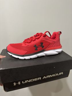 Under Armour Shoes Boys Size 5.5