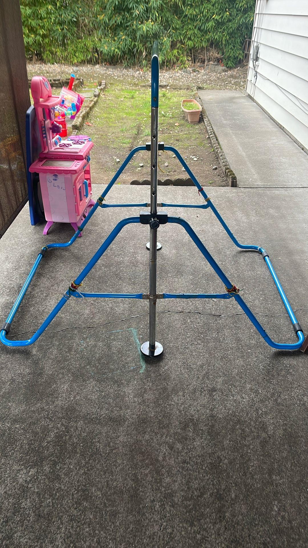 Adjustable Gymnastic Bar