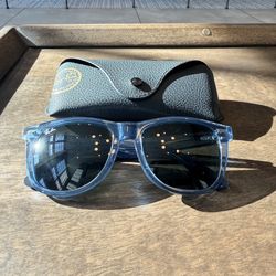 NEW Ray Ban Wayfarer 54 MM 
