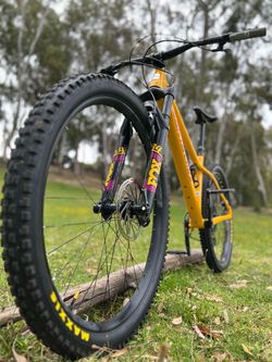 2022-2023 SANTA CRUZ Chameleon 8 R MX