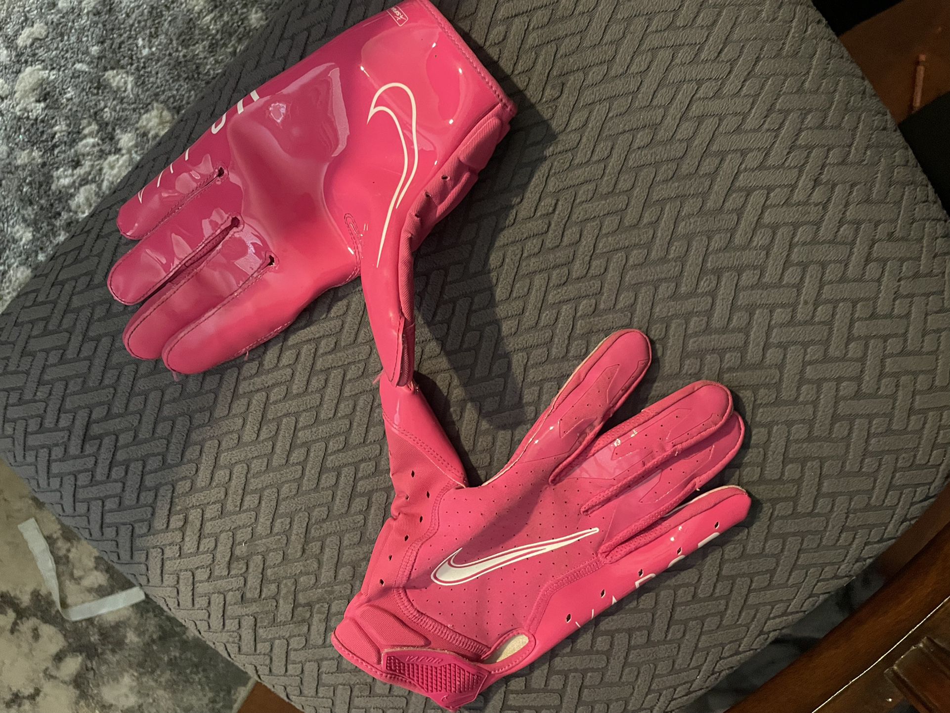 Nike Pink Football Gloves 