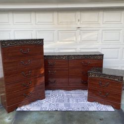 Dresser Set