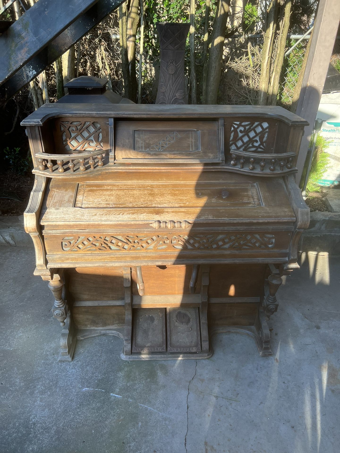 Vintage Pump Organ 