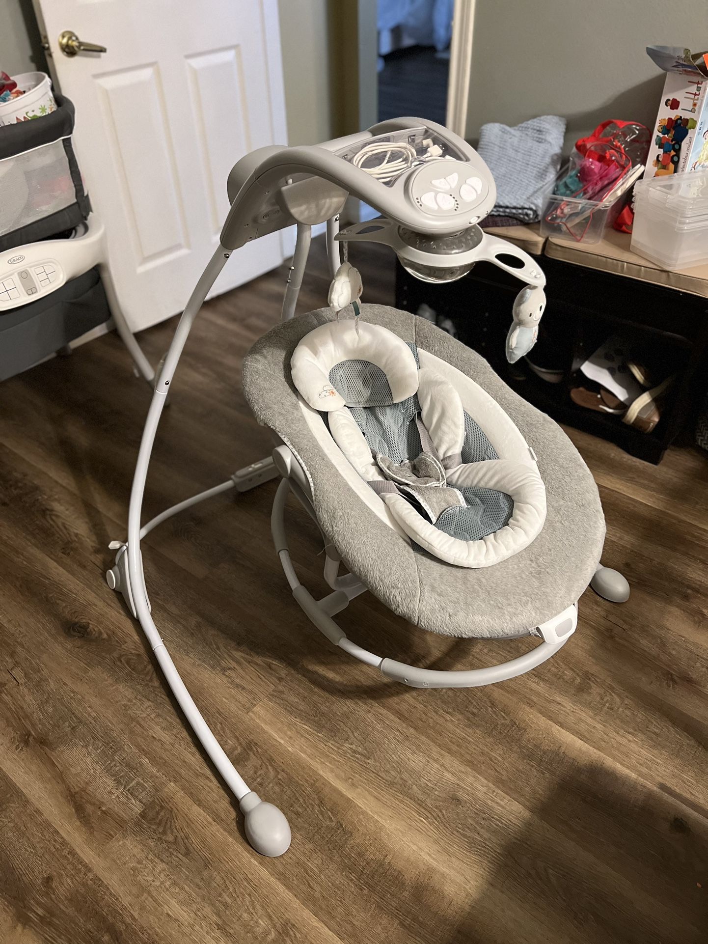 Gently Used Ingenuity 2in1 Baby Swing/Rocker 