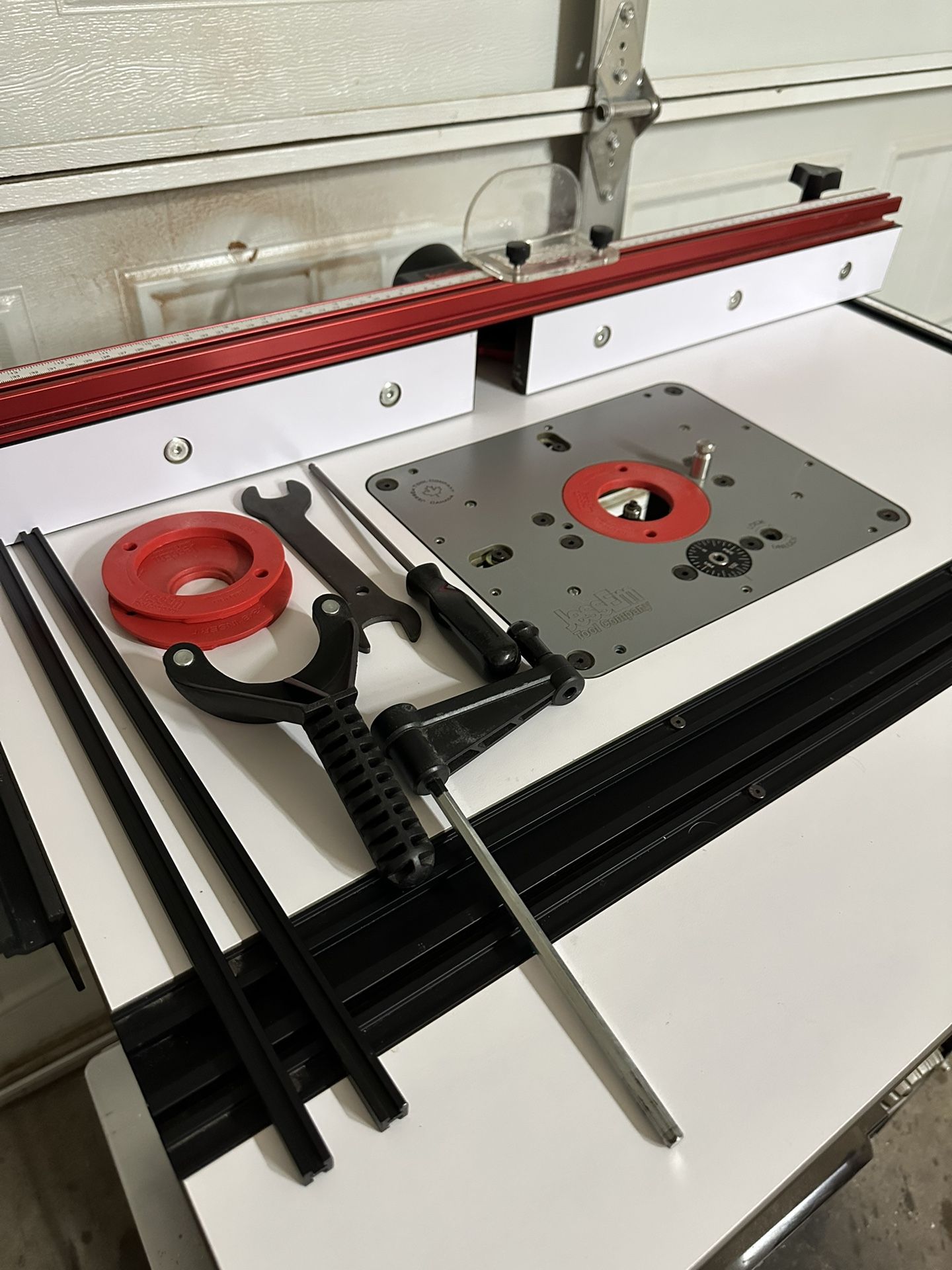 Jessem Router Table And Lift With Dewalt DW618PKB Router Kit. for Sale