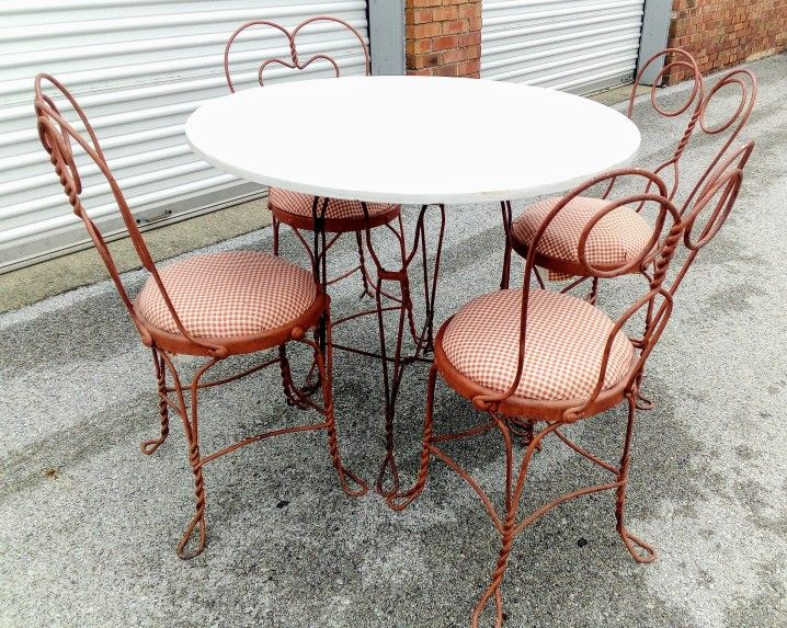 Antique Twisted Wrought-Iron Table and Chairs Set / Vintage Ice Cream Parlor Table and Chairs Set

