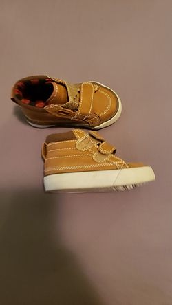 Kids shoes size 4