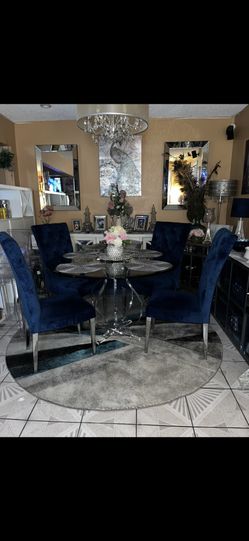 Beautiful Acrylic Base And Glass Round Dinner Table