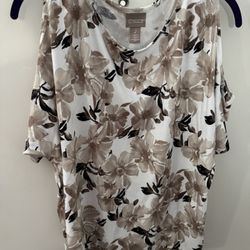 New Chicos Top Size 2 Large 