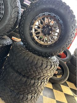Bendo un set de Rines nuevos con llantas usadas para Toyota Tacoma Chevy Silverado