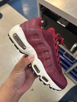 NIKE - SZ 6