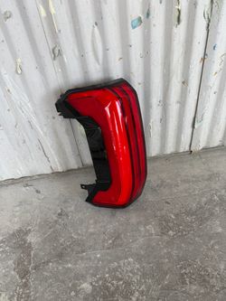 Toyota tundra 2022-2025 taillight driver side